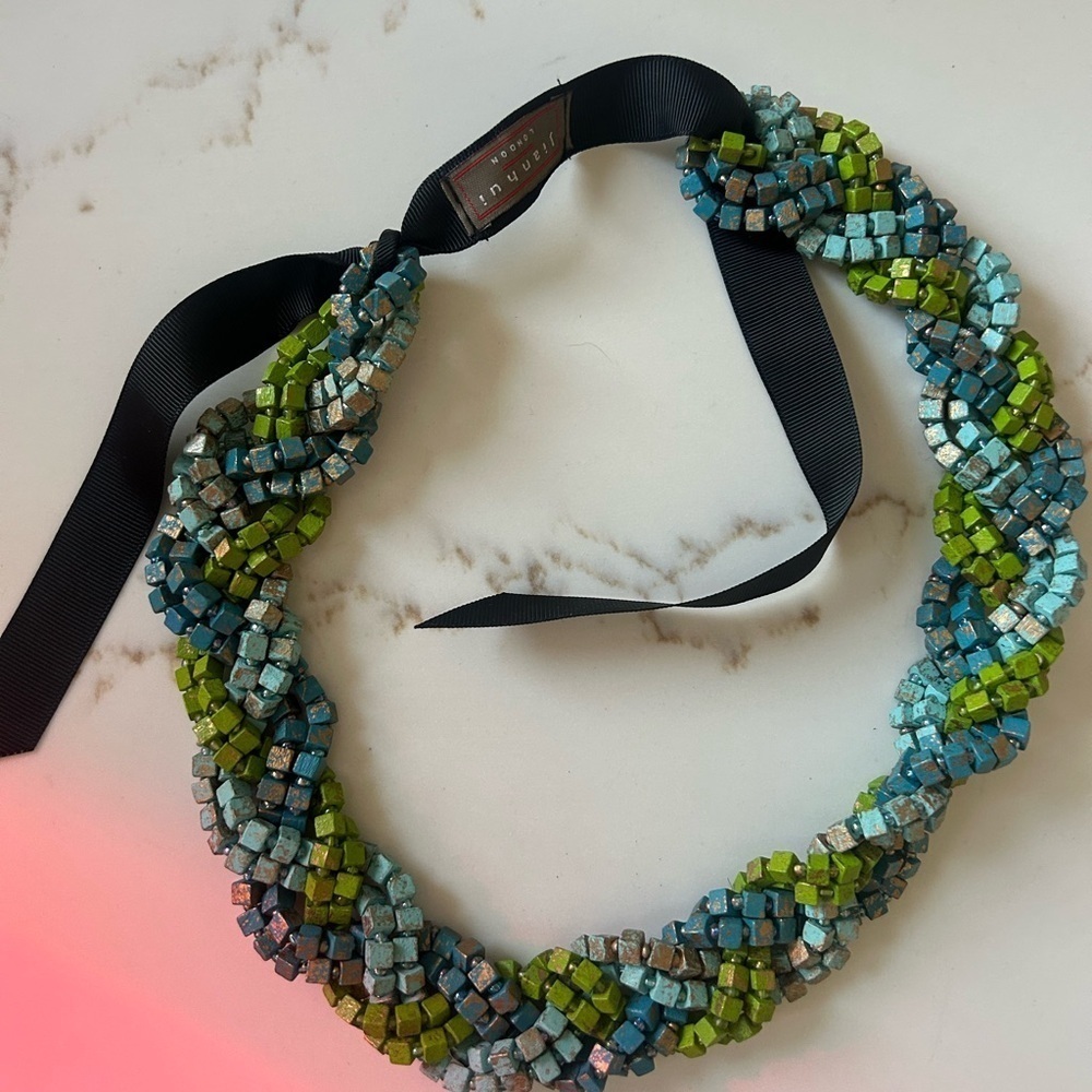 Jianhui London wooden sustainable necklace NWT